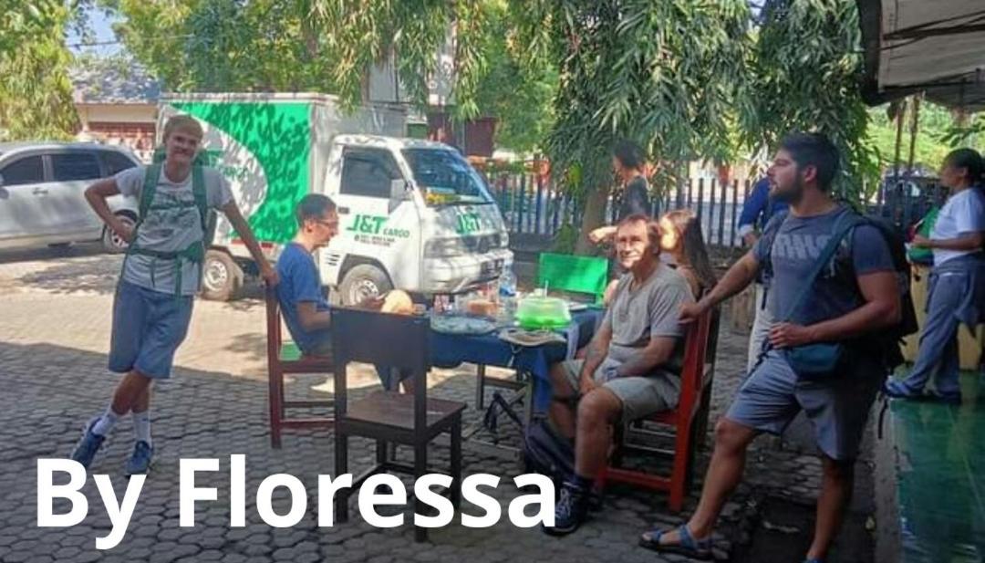 מאומרה Guest House Dorm Floressa מראה חיצוני תמונה